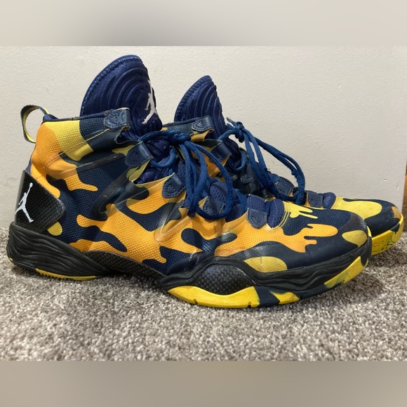 Air Jordan 28 MARQUETTE - Picture 2 of 13